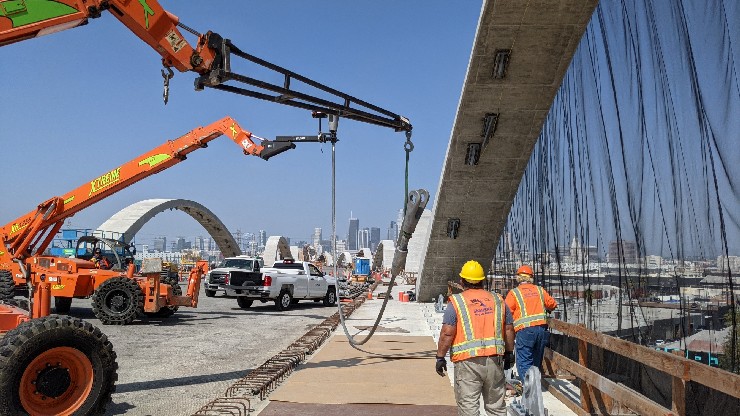 6th Street Viaduct under construction