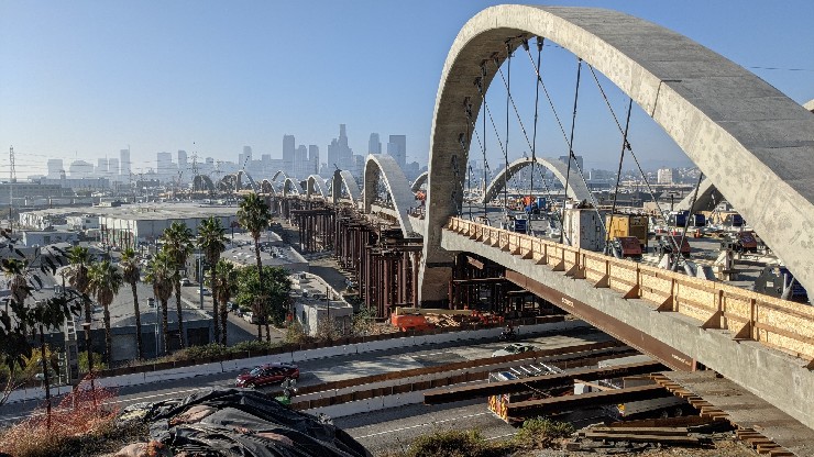 6th Street Viaduct under construction