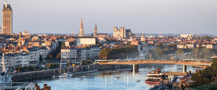 Design for the Anne-de-Bretagne Bridge in Nantes, France