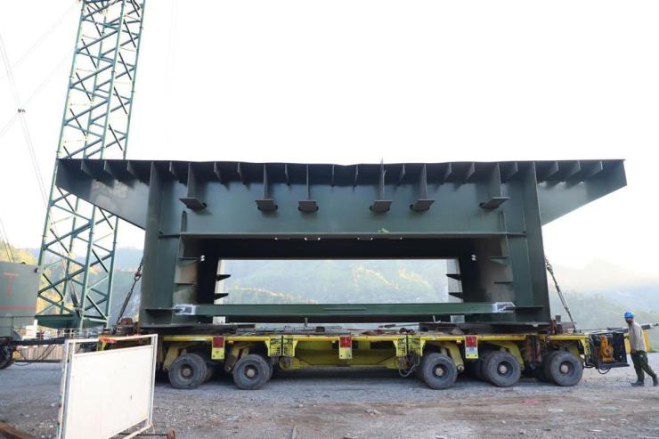 Chenab Bridge - installation of the 'golden joint'