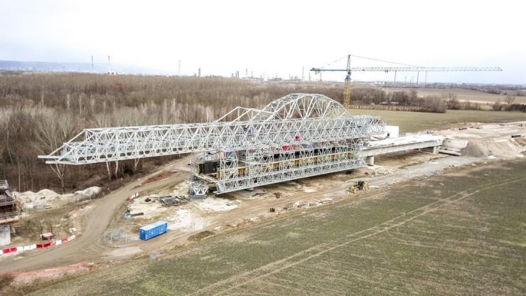 D4R7 east approach viaduct