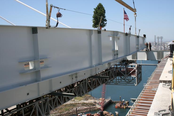 Gerald Desmond Bridge - final beam being placed