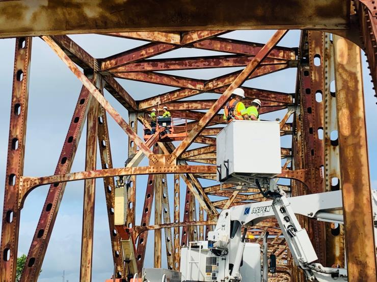 Jimmie Davis Bridge being inspected in 2021