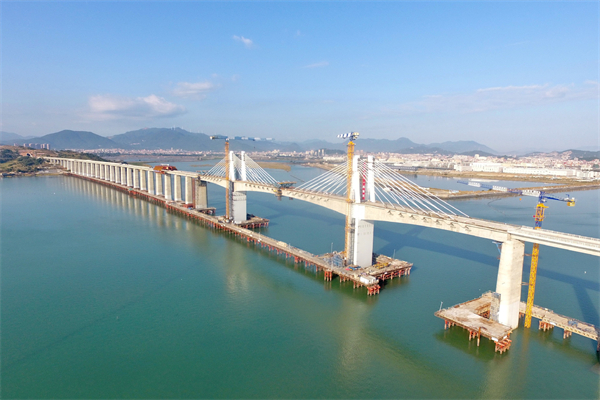 Meizhou Bay extradosed bridge - deck completion