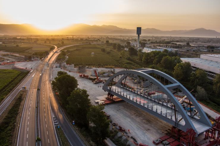 Moving the 2,500t arch bridge for the Naples-Bari high-speed line