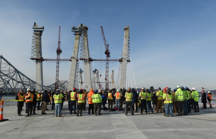 New NY Bridge topping out