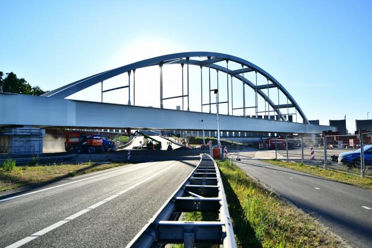 Port of Rotterdam - arch bridge