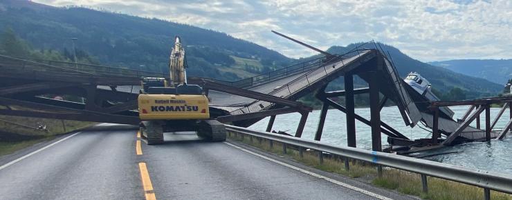 Tretten Bridge after its collapse