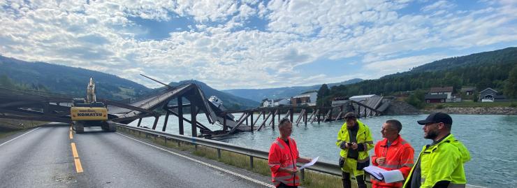 Tretten Bridge after its collapse